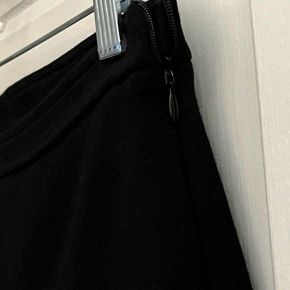 St. John Caviar Black Cigarette Ankle Pants Size 12 Side Zip Closure Wool Blend - Picture 3 of 13